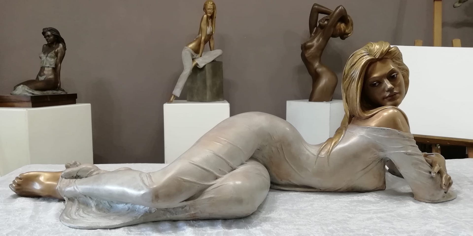 Sculture-bronzo-statue-donne-nudi-femminili-artistici-Eva-velata-orizzontale-1
