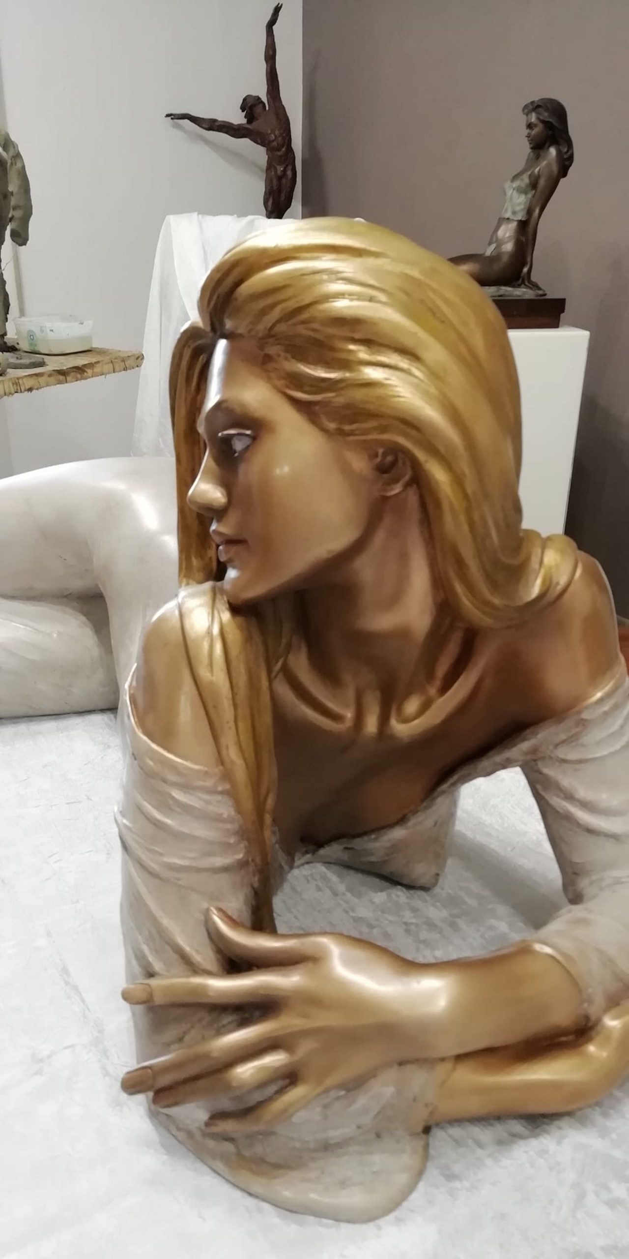 Sculture-bronzo-statue-donne-nudi-femminili-artistici-Eva-velata-verticale-1