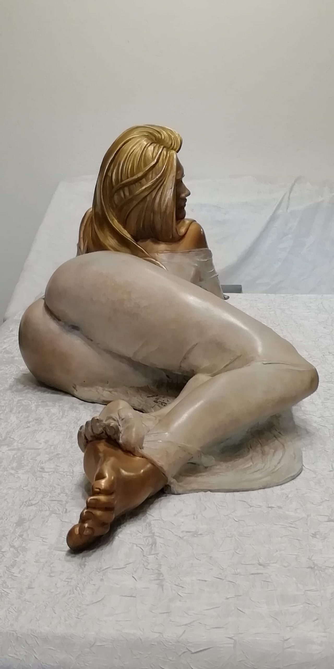 Sculture-bronzo-statue-donne-nudi-femminili-artistici-Eva-velata-verticale-4